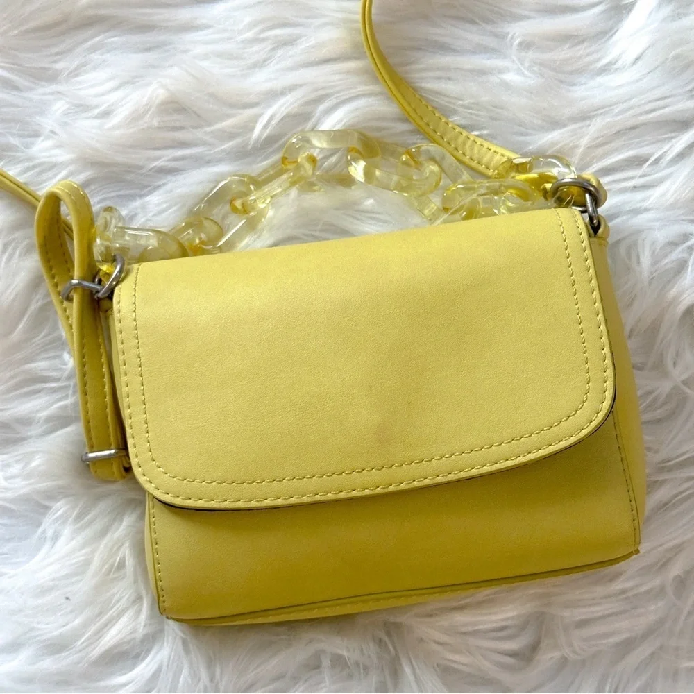 Scoop Crossbody Bag with Resin Chain chartreuse - Picture 2 of 7